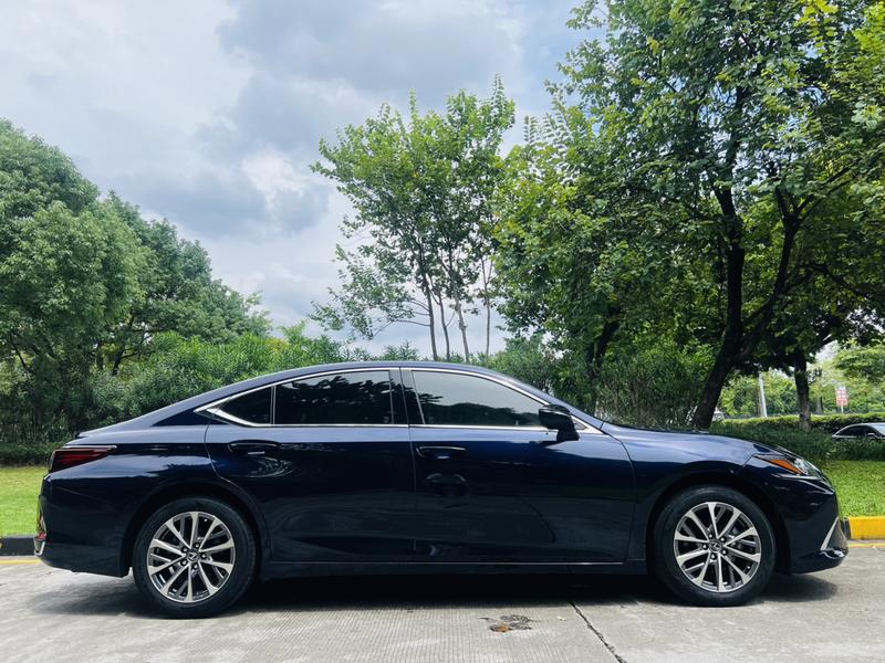 Lexus ES, 2022 — фото 7 из 12