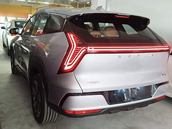 Geely Atlas L, 2026 — фото 5 из 9