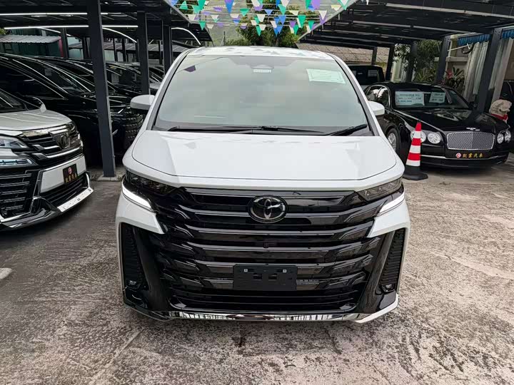 Toyota Alphard, 2026 — фото 2 из 9