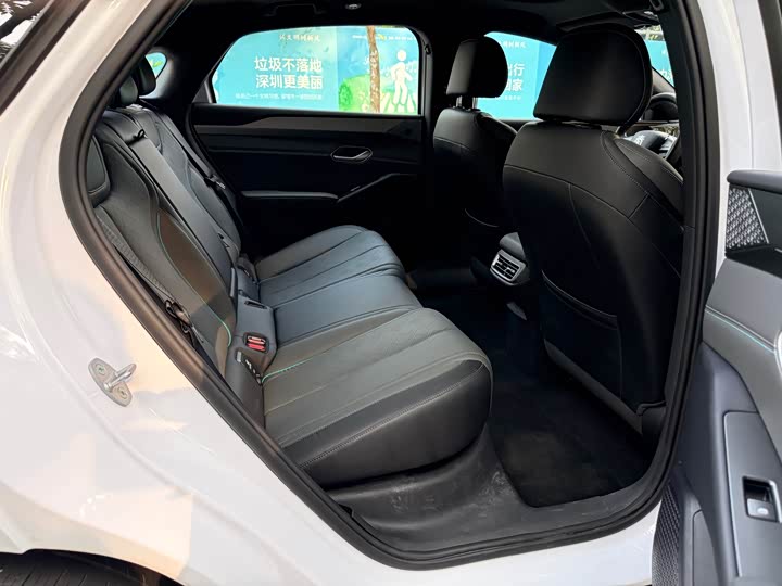 BYD Qin L, 2025 — фото 7 из 9