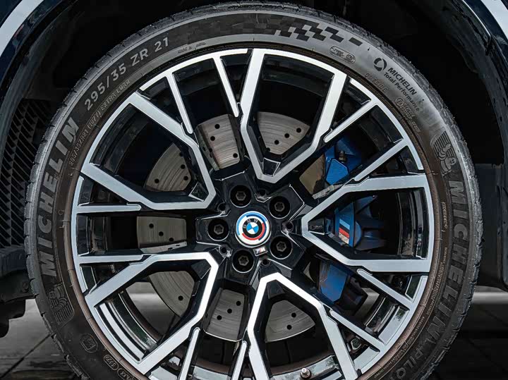 BMW X5 M, 2023 — фото 7 из 9