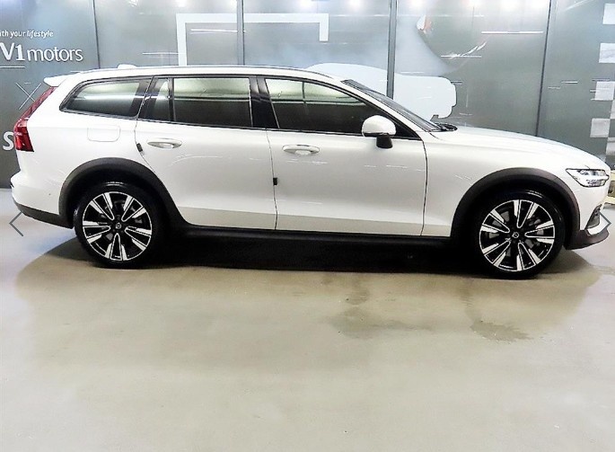 Volvo V60, 2023 — фото 3 из 12