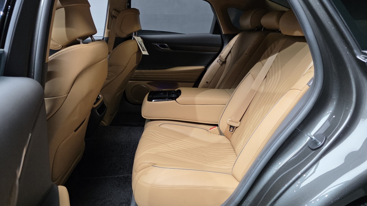 Genesis G80, 2023 — фото 12 из 12