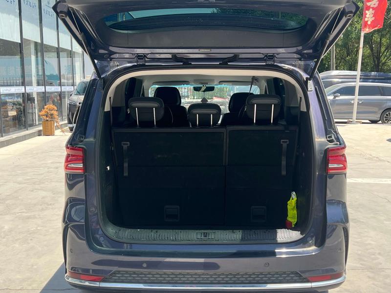 Roewe iMax 8, 2022 — фото 11 из 12