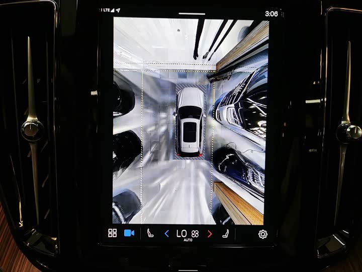 Volvo XC60 Hybrid, 2024 — фото 9 из 9