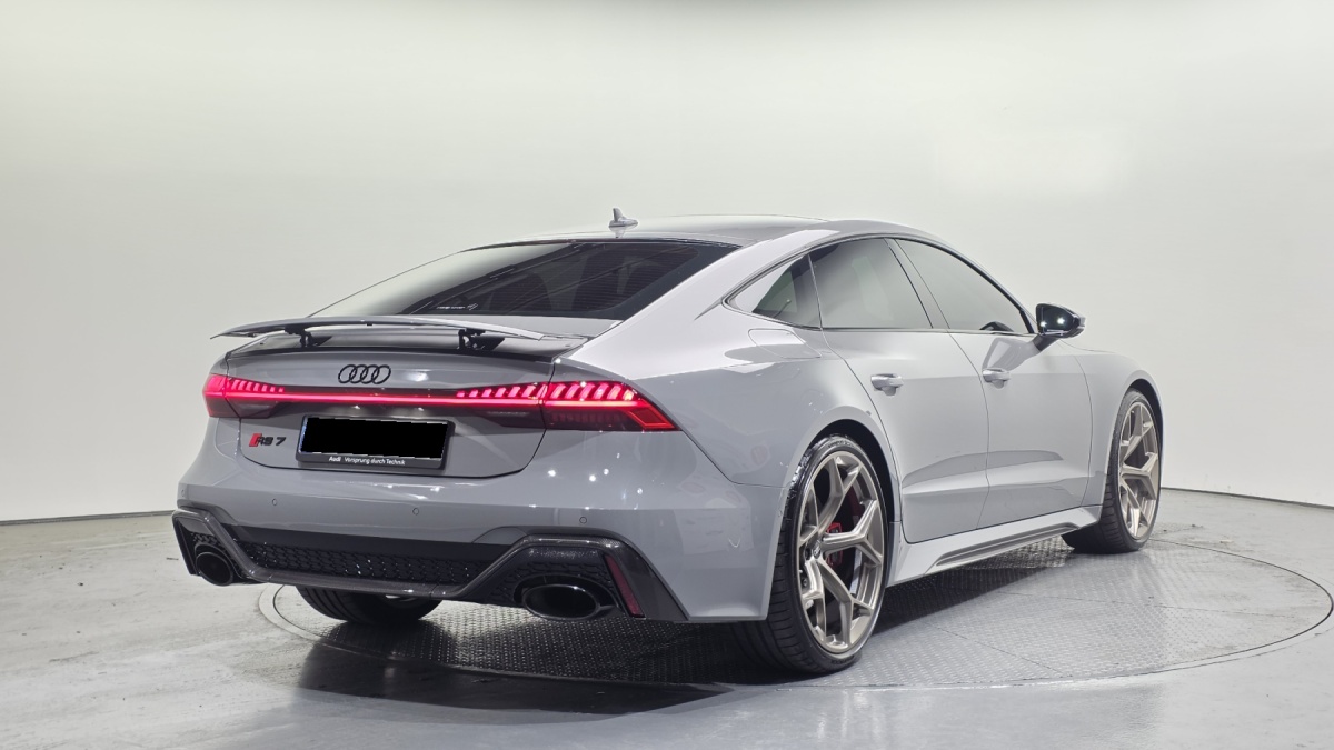 Audi RS 7, 2024 — фото 2 из 12