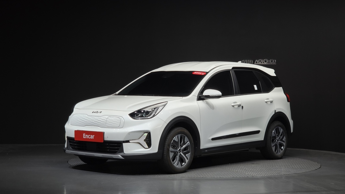 Kia Niro, 2023 — фото 11 из 12