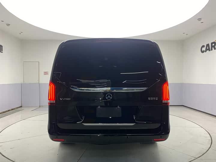Mercedes-Benz V-Class, 2024 — фото 6 из 9