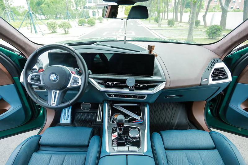 BMW XM, 2025 — фото 7 из 8