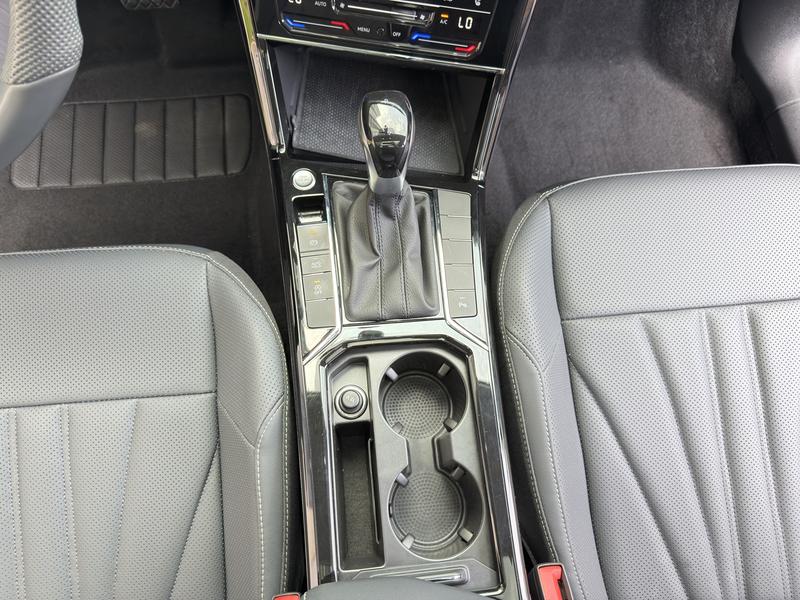 Volkswagen Passat, 2024 — фото 10 из 12