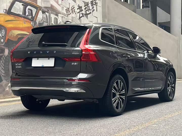 Volvo XC60, 2022 — фото 5 из 9