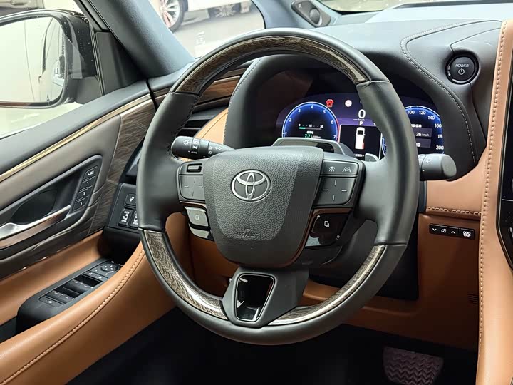 Toyota Alphard, 2023 — фото 7 из 9