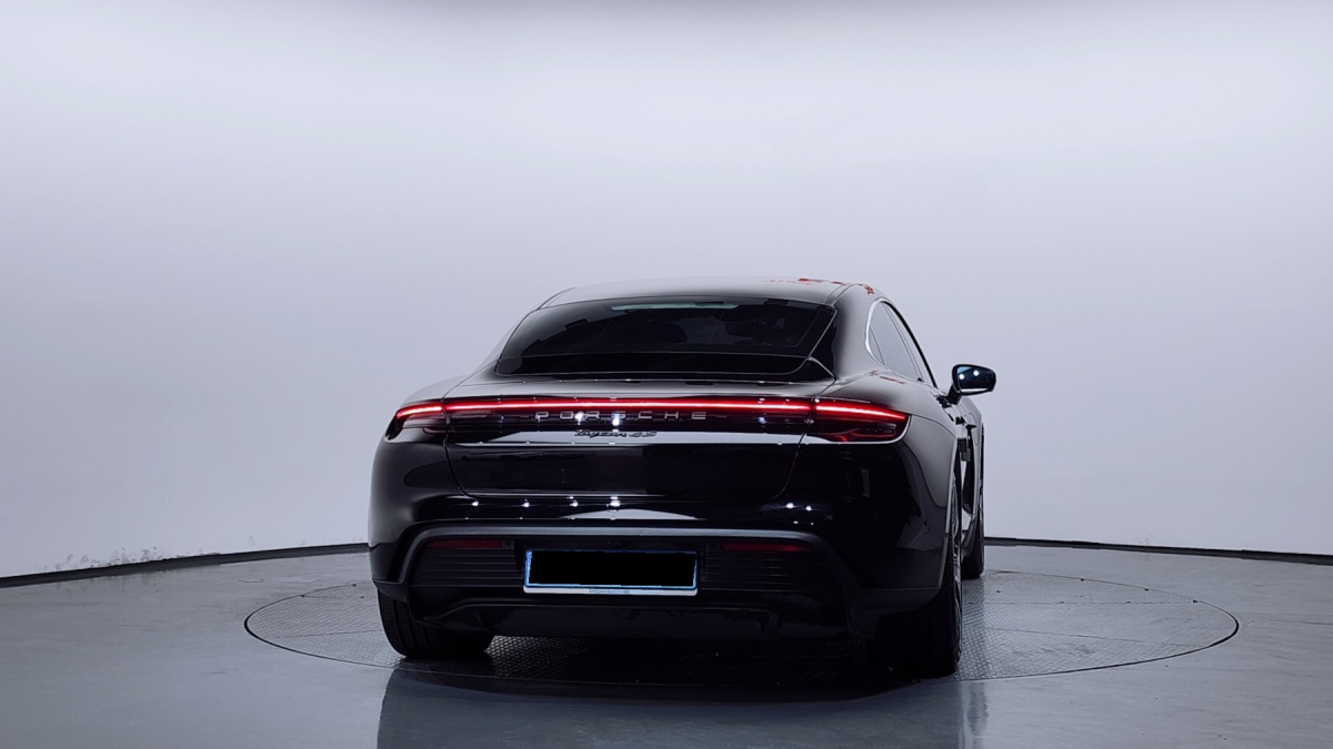 Porsche Taycan, 2022 — фото 4 из 12