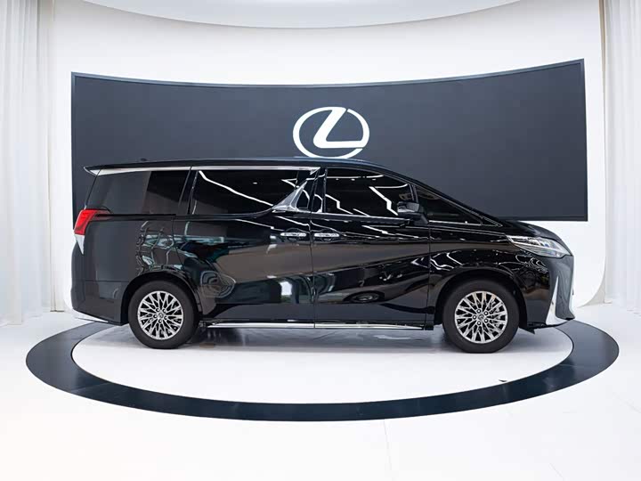 Lexus LM, 2022 — фото 6 из 9