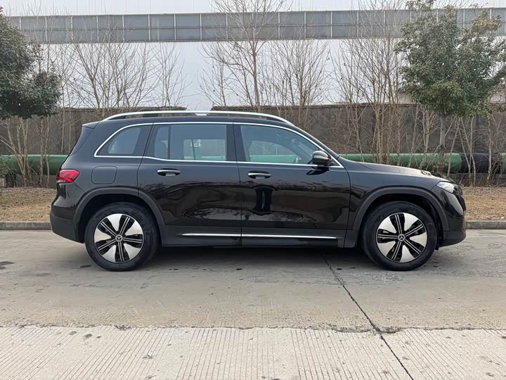 Mercedes-Benz EQB, 2024 — фото 7 из 9