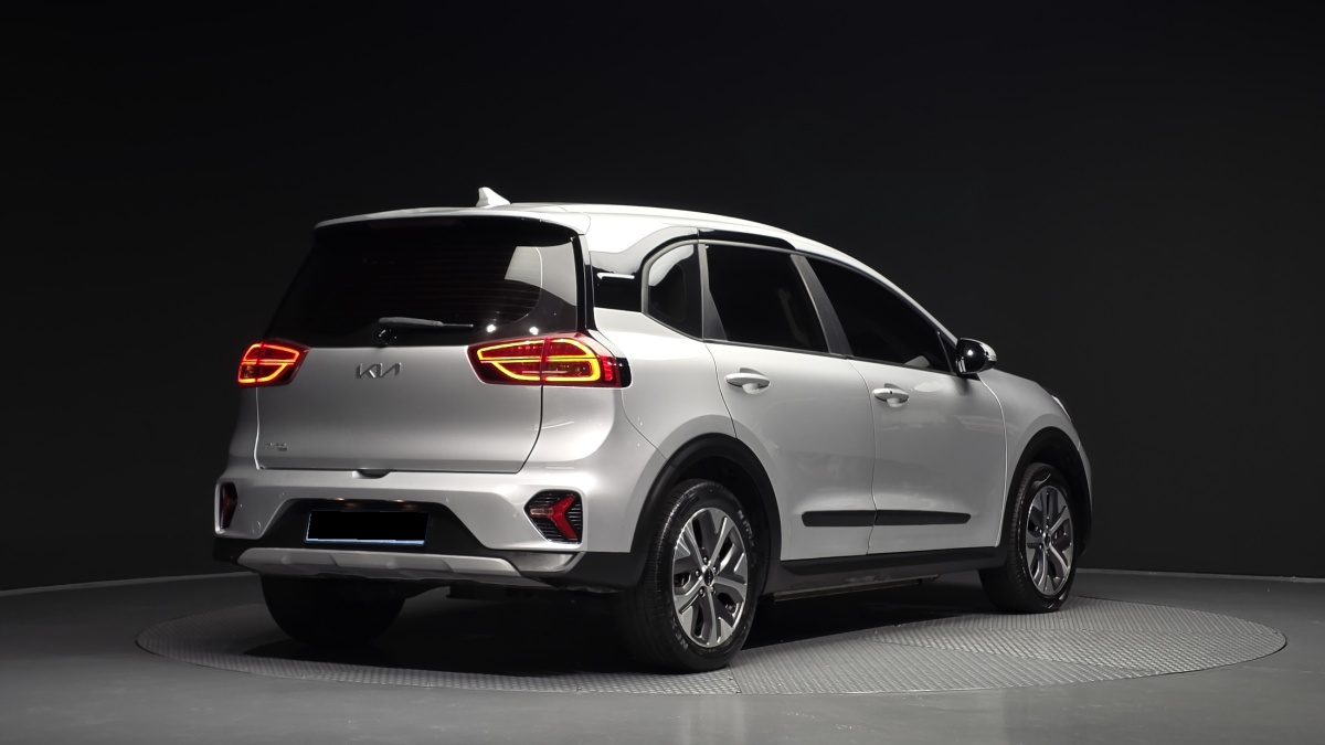 Kia Niro, 2022 — фото 2 из 12