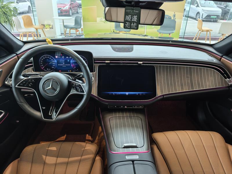 Mercedes-Benz E-Class, 2025 — фото 7 из 10