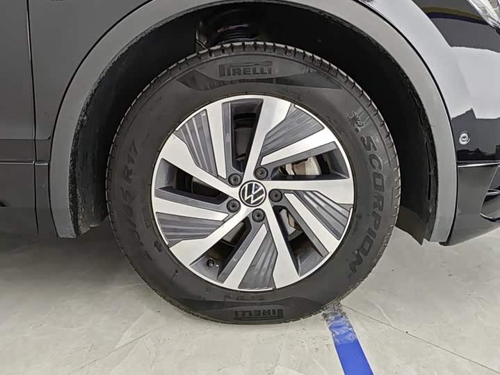 Volkswagen Tiguan L Hybrid, 2021 — фото 6 из 9