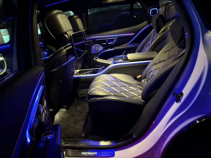 Mercedes-Benz Maybach EQS SUV, 2025 — фото 7 из 8