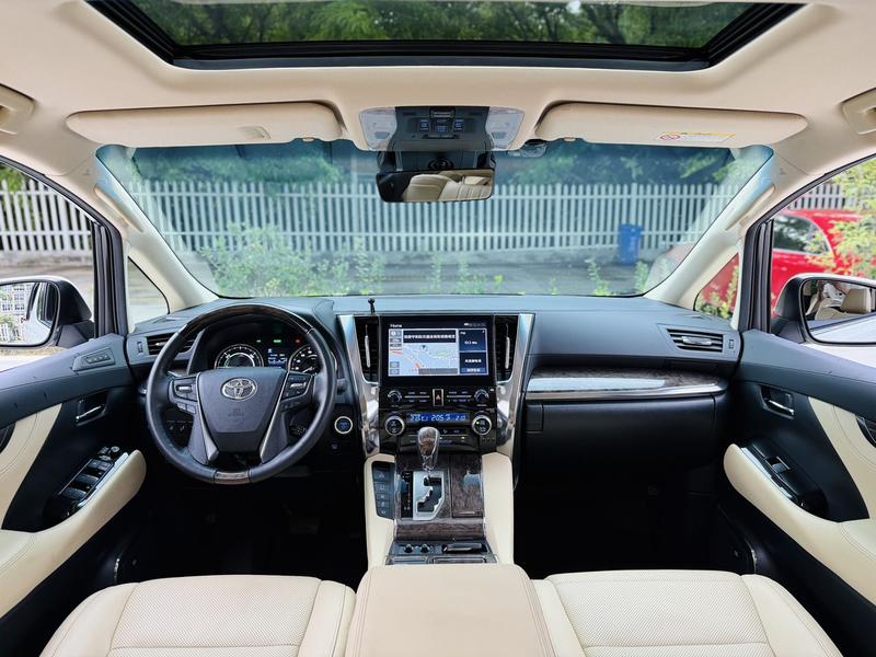 Toyota Alphard, 2022 — фото 6 из 9