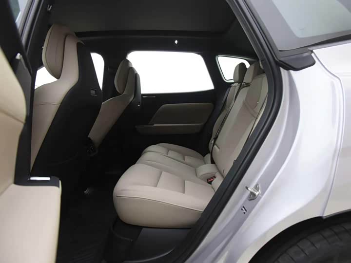 Volvo XC70 Hybrid, 2025 — фото 7 из 9