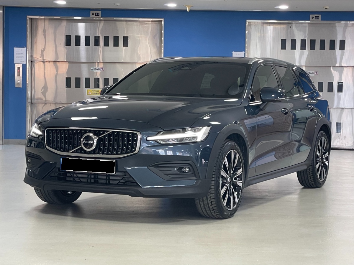 Volvo V60, 2024 — купить в Тольятти под ключ