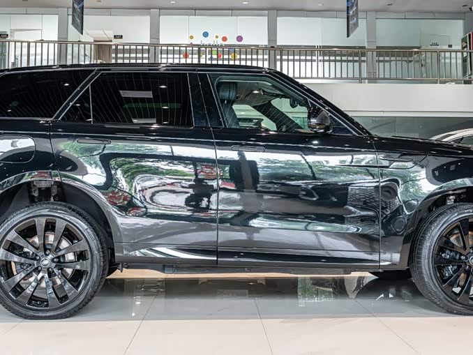 Land Rover Range Rover Sport Hybrid, 2024 — фото 4 из 9