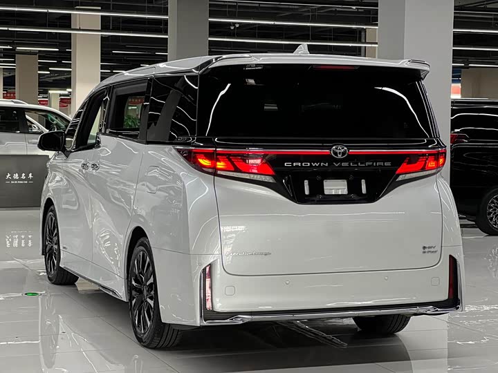 Toyota Vellfire, 2025 — фото 6 из 9