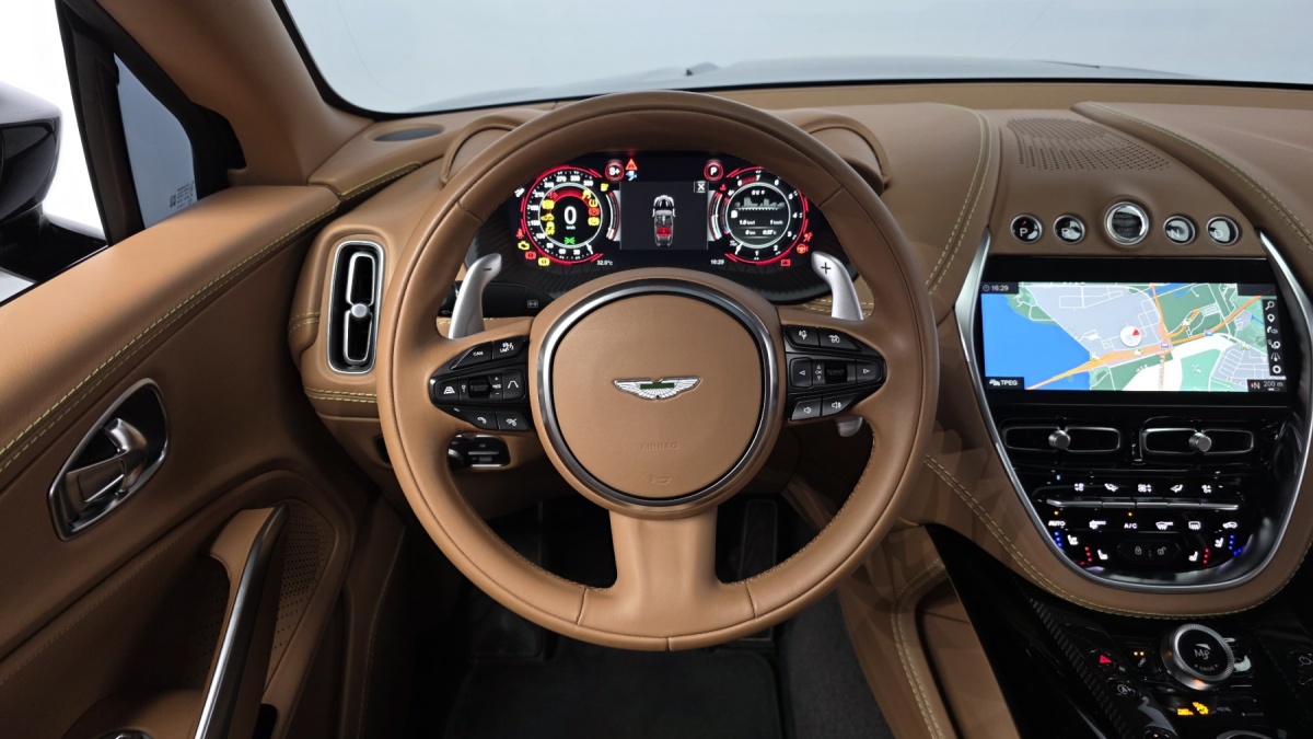 Aston Martin DBX, 2023 — фото 12 из 12