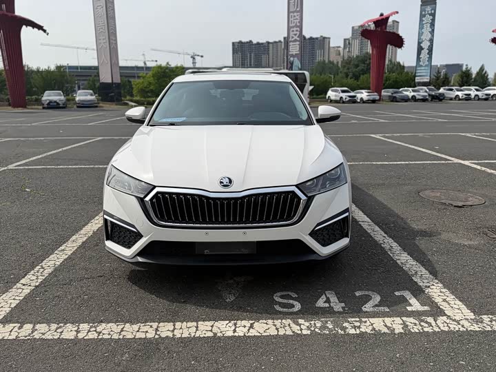 Skoda Octavia Pro, 2022 — фото 2 из 9