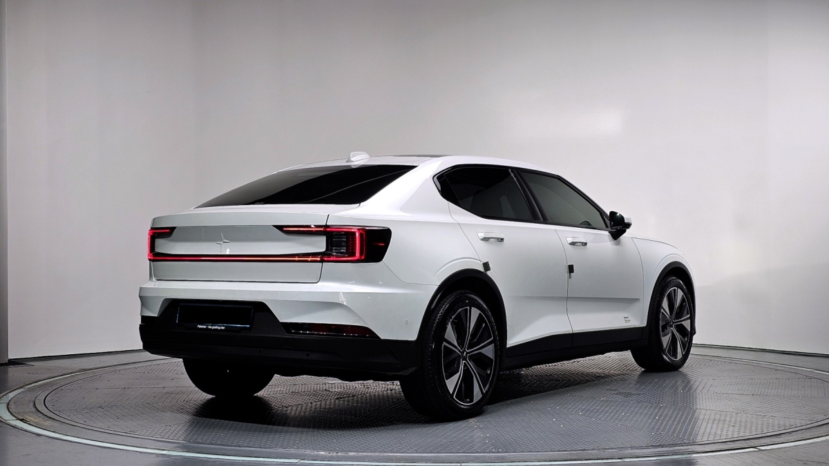 Polestar 2, 2022 — фото 2 из 12