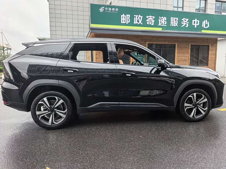 Geely Atlas L, 2025 — фото 6 из 9