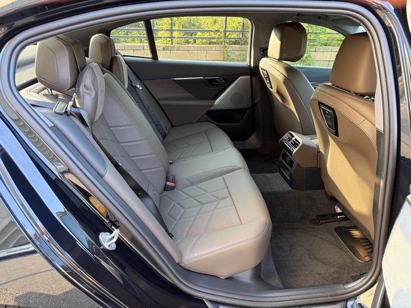 BMW i5, 2025 — фото 11 из 12