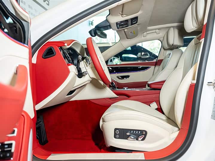 Bentley Flying Spur Hybrid, 2024 — фото 7 из 9