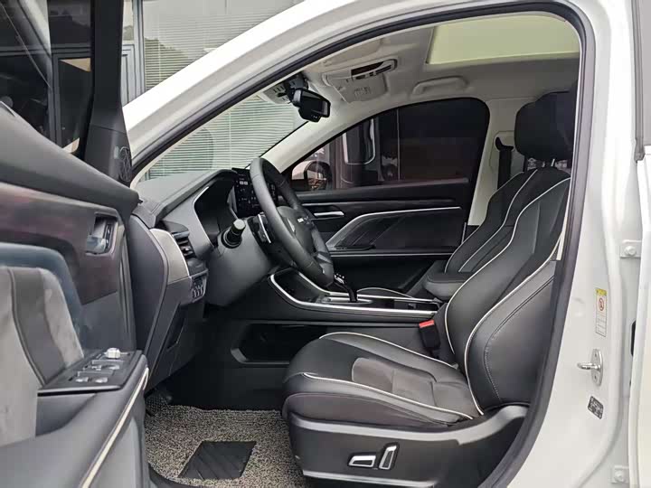 Haval H6, 2023 — фото 6 из 9
