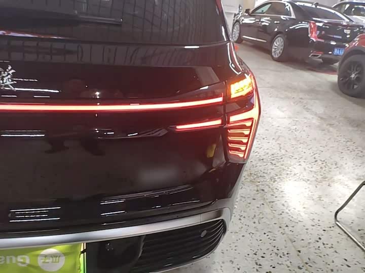 Hongqi HS3 Hybrid, 2025 — фото 8 из 9