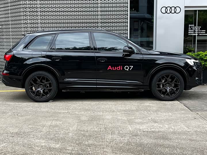 Audi Q7, 2024 — фото 3 из 9
