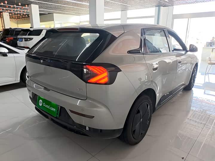 BAIC Arcfox T1, 2025 — фото 7 из 9