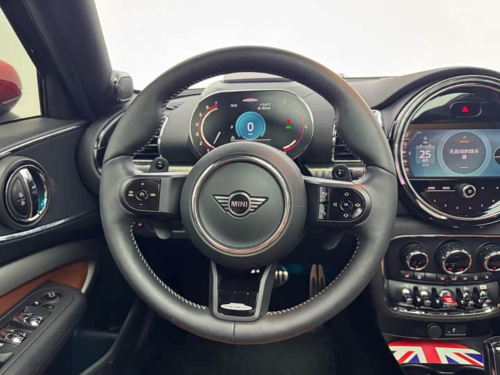 Mini Clubman JCW, 2021 — фото 8 из 9