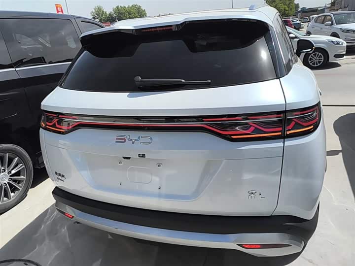 BYD Song L DM-i Hybrid, 2024 — фото 6 из 9