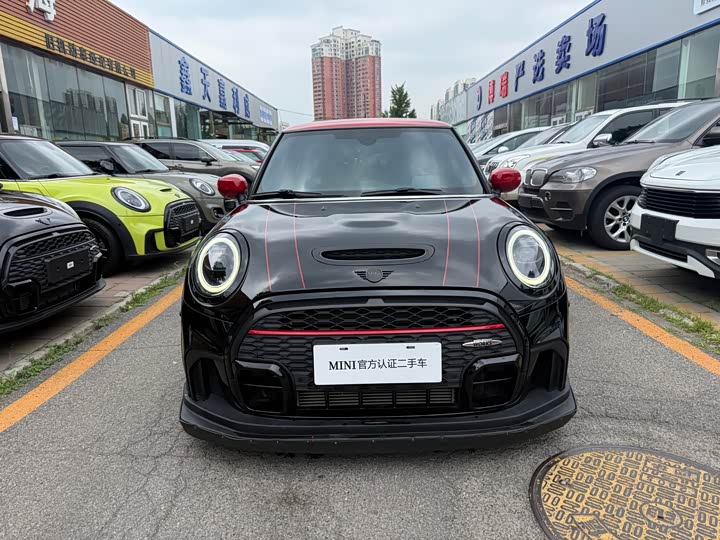 Mini Mini JCW, 2022 — фото 2 из 9