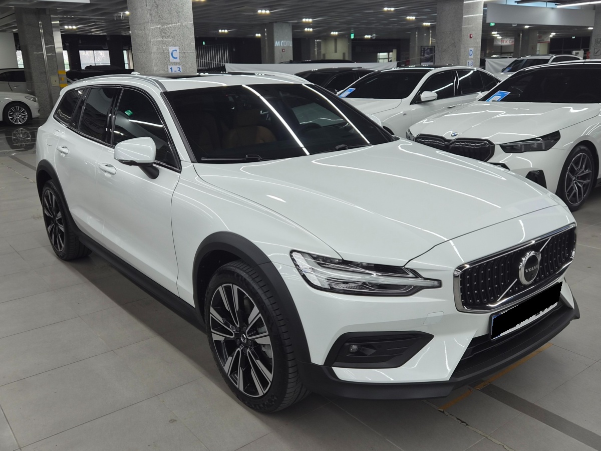 Volvo V60, 2022 — фото 5 из 12