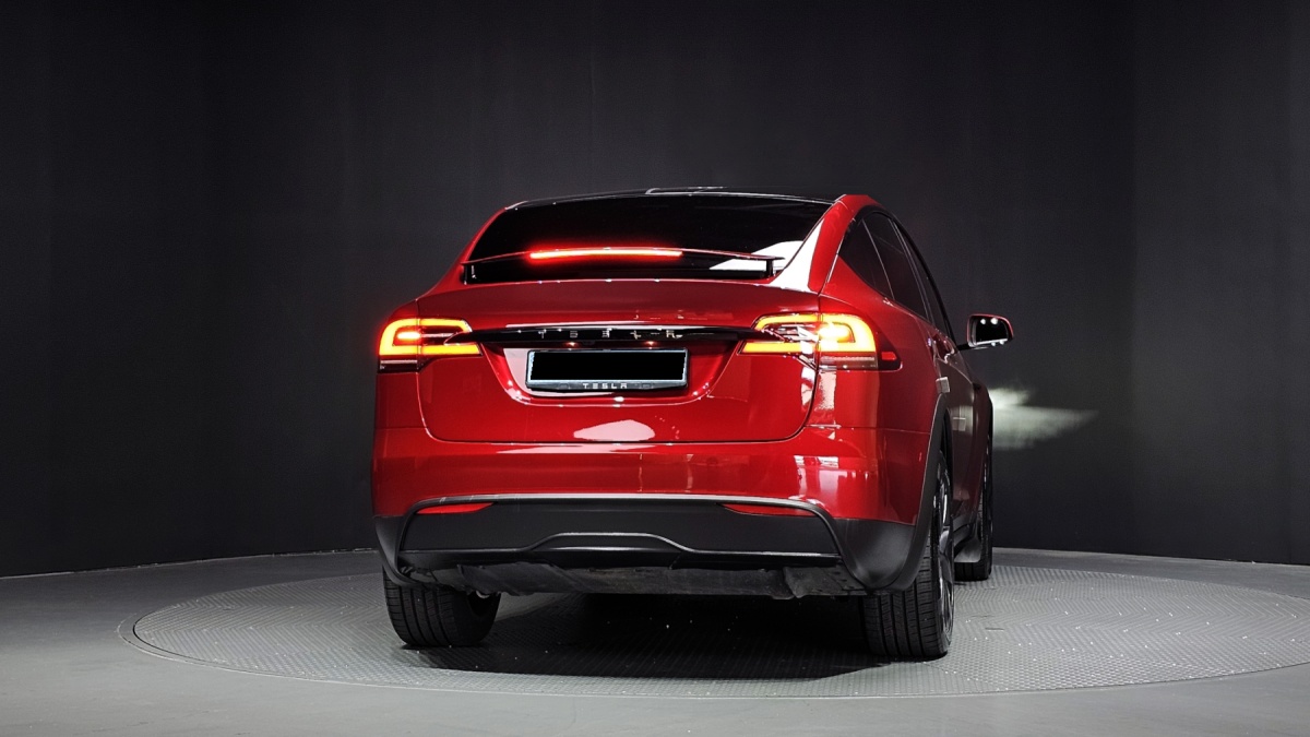 Tesla Model X, 2023 — фото 4 из 12