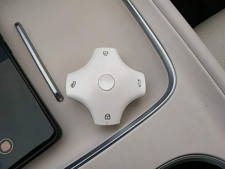 Dongfeng Yipai eπ 008, 2025 — фото 9 из 9