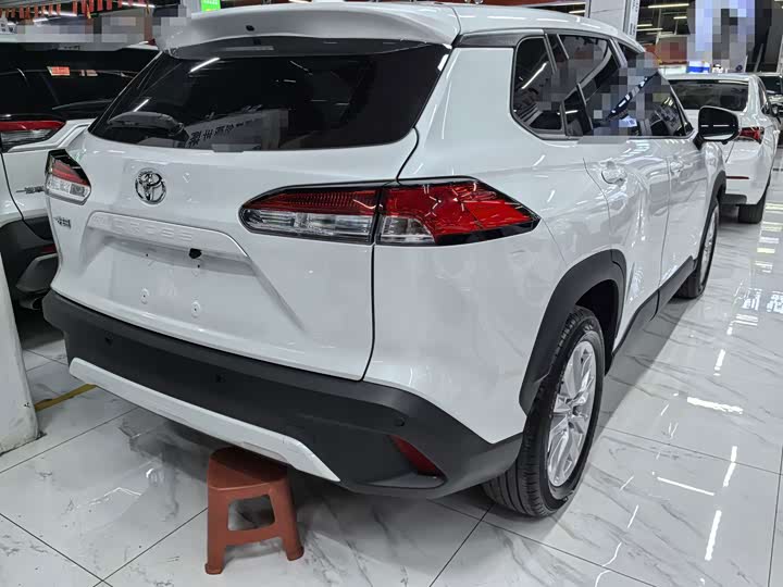 Toyota Corolla Cross, 2024 — фото 4 из 9