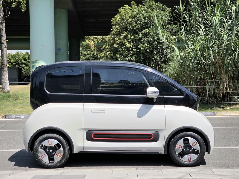 Baojun KiWi EV, 2022 — фото 7 из 11