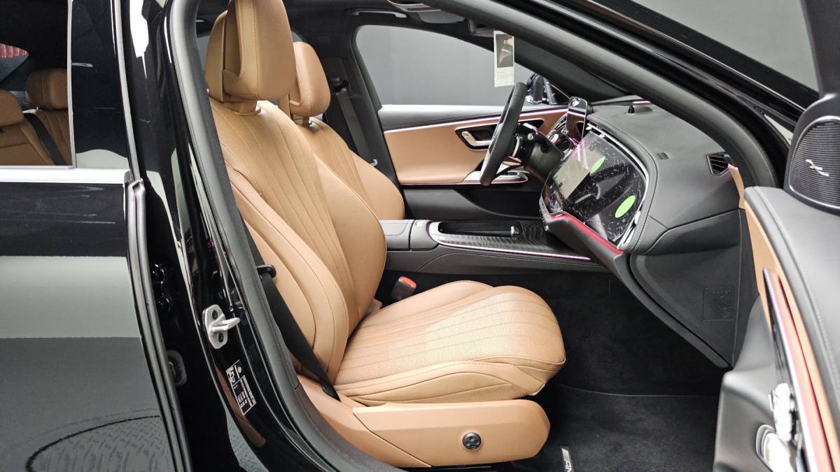 Mercedes-Benz E-Class, 2025 — фото 11 из 12