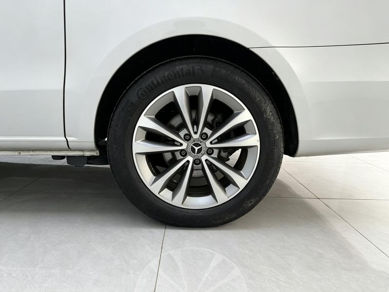 Mercedes-Benz V-Class, 2022 — фото 11 из 12