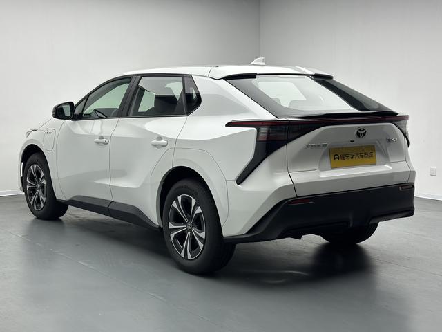 Toyota bZ4X Platinum, 2026 — фото 5 из 12