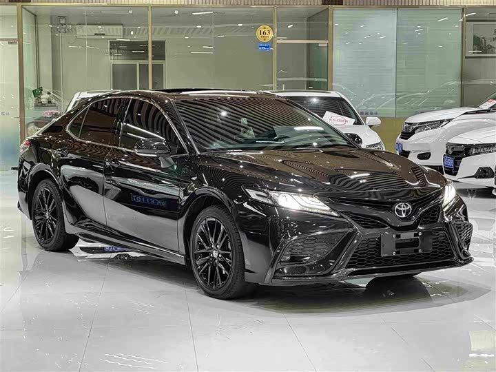 Toyota Camry, 2022 — фото 3 из 9